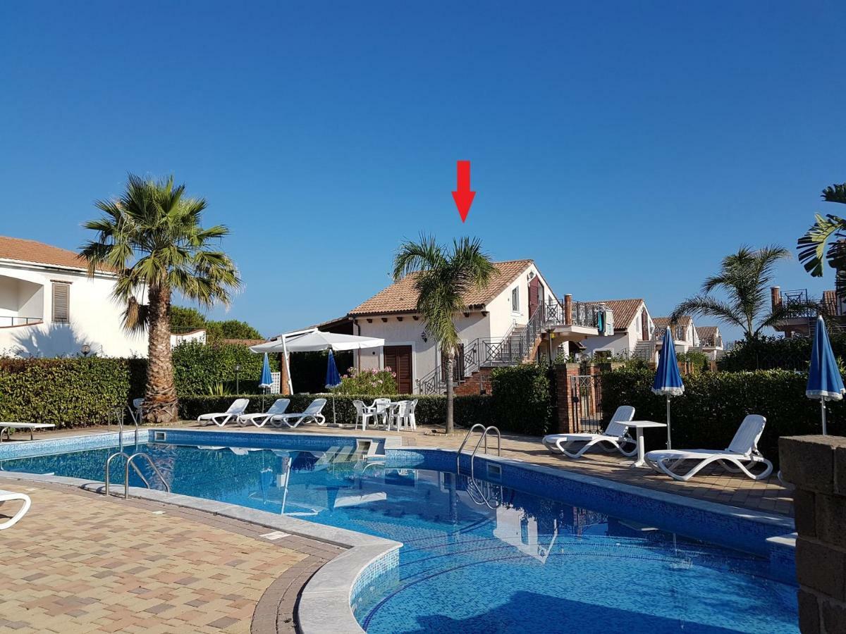 캄포펠리체 디 로첼라 Mansarda Con Vista Piscina 빌라 외부 사진